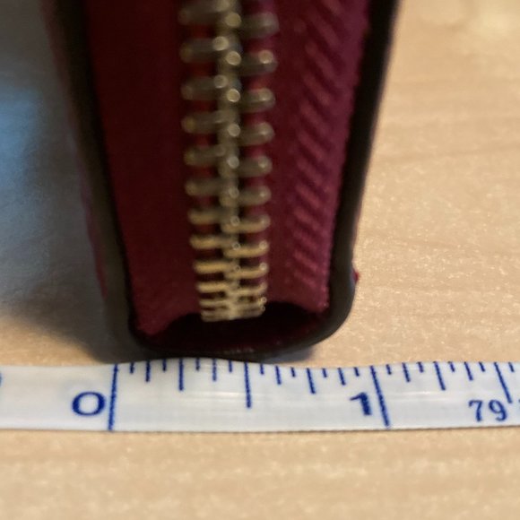 Kate Spade New York Large Leather Zip Around Wallet - EUC - Picture 13 of 13